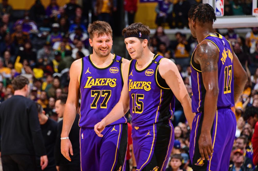 位呈现出两 位呈现出两